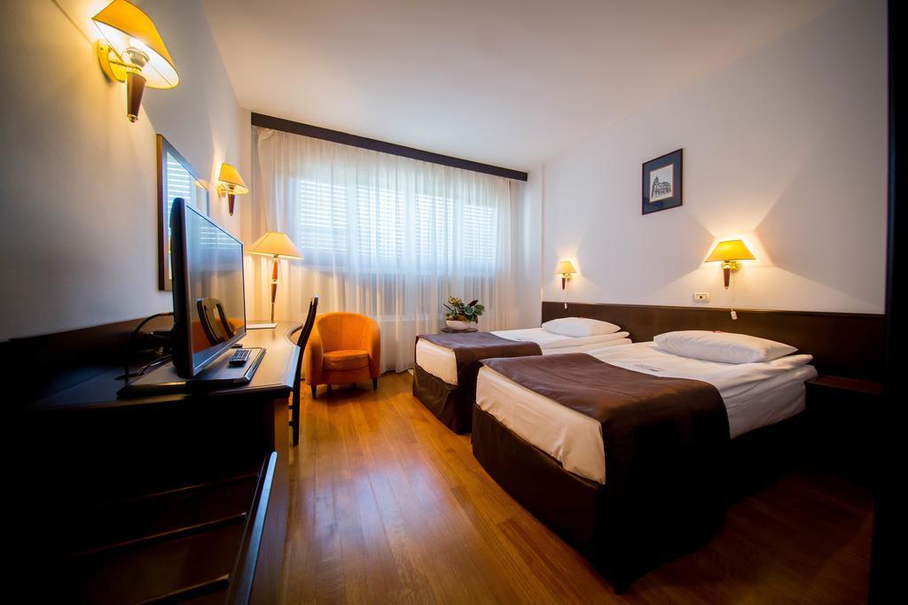 Best Western Central Hotel أراد المظهر الخارجي الصورة