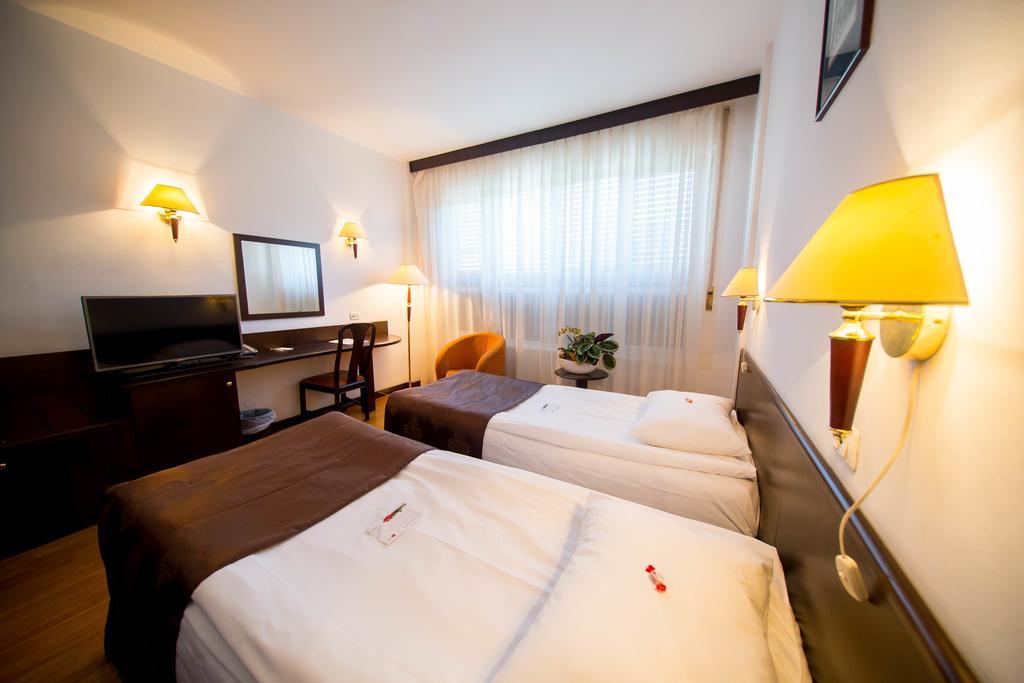 Best Western Central Hotel أراد المظهر الخارجي الصورة